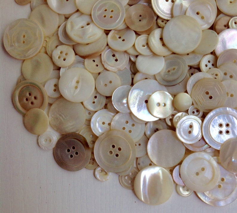 Mother-of-Pearl Button Assortment, Vintage, Mixed MOP & Shell Sizes and Types, 1 Cup 325 pcs, Collect or Craft image 5