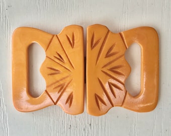 Bakelite Belt Buckle, Vintage 1950s, Takes 3/4' to 7/8' Wide Sash or Belt, Butterscotch Color, Metal Clasp, Lovely Vintage  Condition