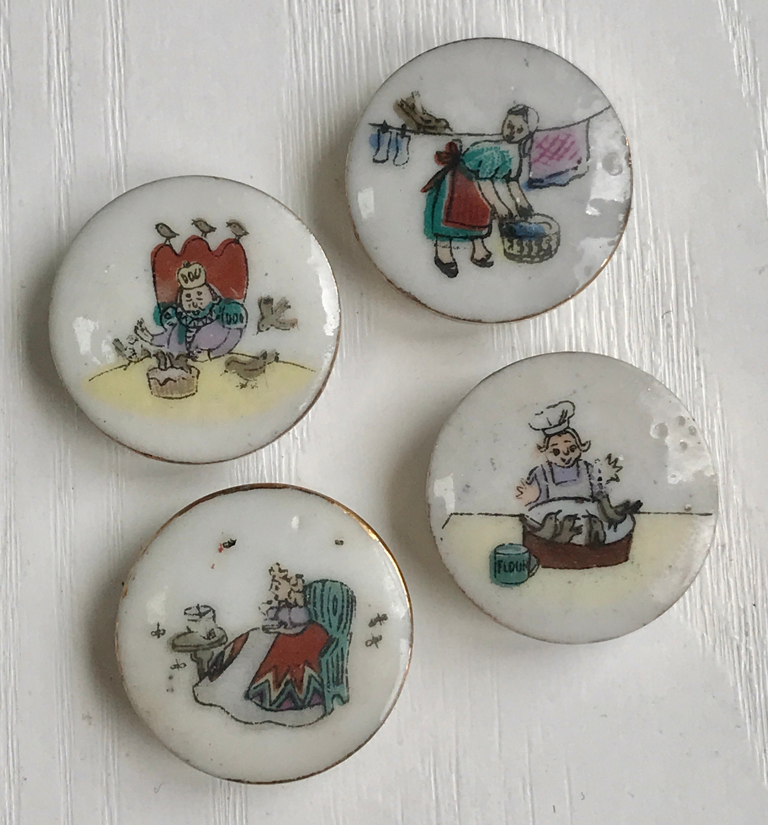 12 Vintage Christmas Buttons - Ceramic turned into Button Covers (BC07)