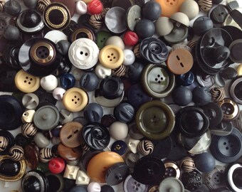 Vintage Button Lot, Assorted, 1/2" to 1 3/8", Over 30 Sets, 200 Neutrals, Fills 2 Ample Cups, Crafting & Sewing, Vintage 1950s and Up
