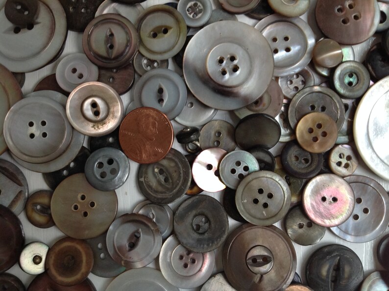 Natural Dark Iridescent Shell 1 Cup Assorted Mixed Size /& Type AB-1 Abalone Shell Buttons Collect or Craft Vintage 225 pcs