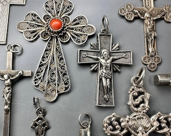 YOGOTEU Lot De 5 Pendentifs En Forme De Croix Chrétienne Pour La Fabrication De Bijoux, Pendentifs En Forme De Croix Faits à La Main, Colliers, Porte-clés, Recherche De Bijoux Religieux