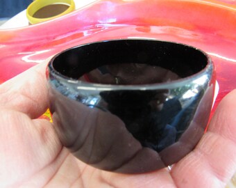 Vintage Chunky Black Bakelite Bangle Bracelet