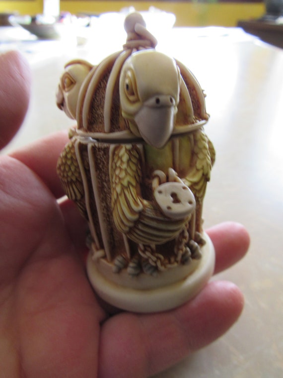 Vintage Harmony Kingdom the Great Escape Parrot Trinket Box View 5