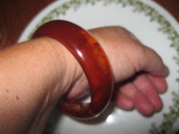 Vintage Faux Tortoise Shell Bangle Bracelet - image 3