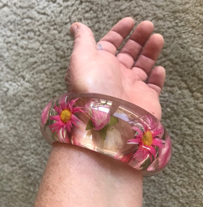 Vintage Chunky Pink Embedded Flower Bangle bracelet