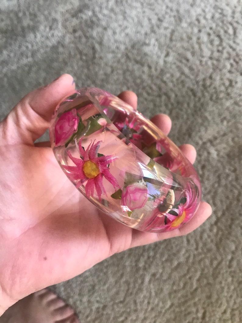 Vintage Chunky Pink Embedded Flower Bangle bracelet