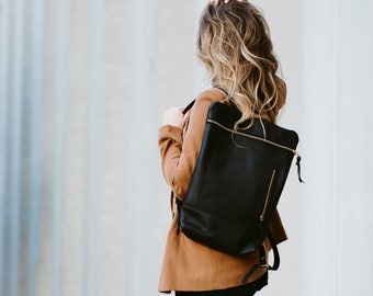 Leather Daypack, City Backpack in Deep Black Kodiak