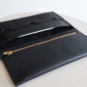 Leather Wallet with Phone Pocket and Zipper Pouch Deep Black