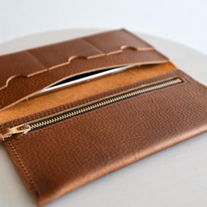Cartera de cuero con bolsillo para teléfono y estuche con cremallera Wild Honey