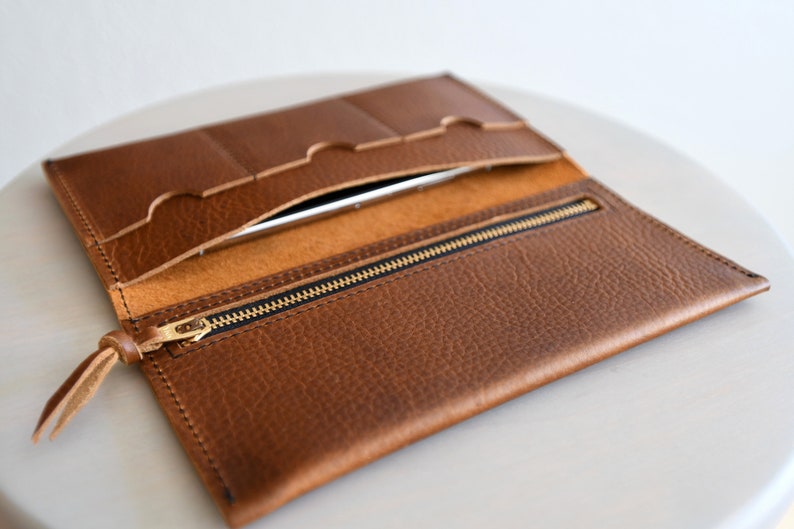 Cartera de cuero con bolsillo para teléfono y estuche con cremallera Wild Honey