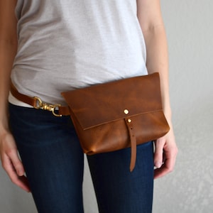 The Extra Large Bogotá - Hip Bag, Fanny Pack in Wild Honey Kodiak Leather