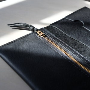 Cartera de cuero para teléfono con bolsillo para teléfono y bolsillo con cremallera imagen 4