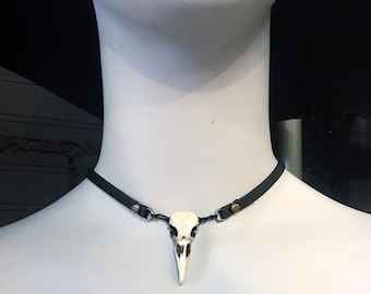 RAVEN CHOKER