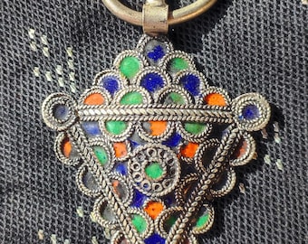 Antique beaded amazigh fibula