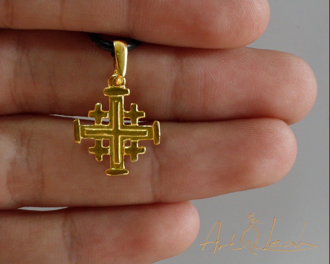 Collana con croce di Gerusalemme: ciondolo cristiano