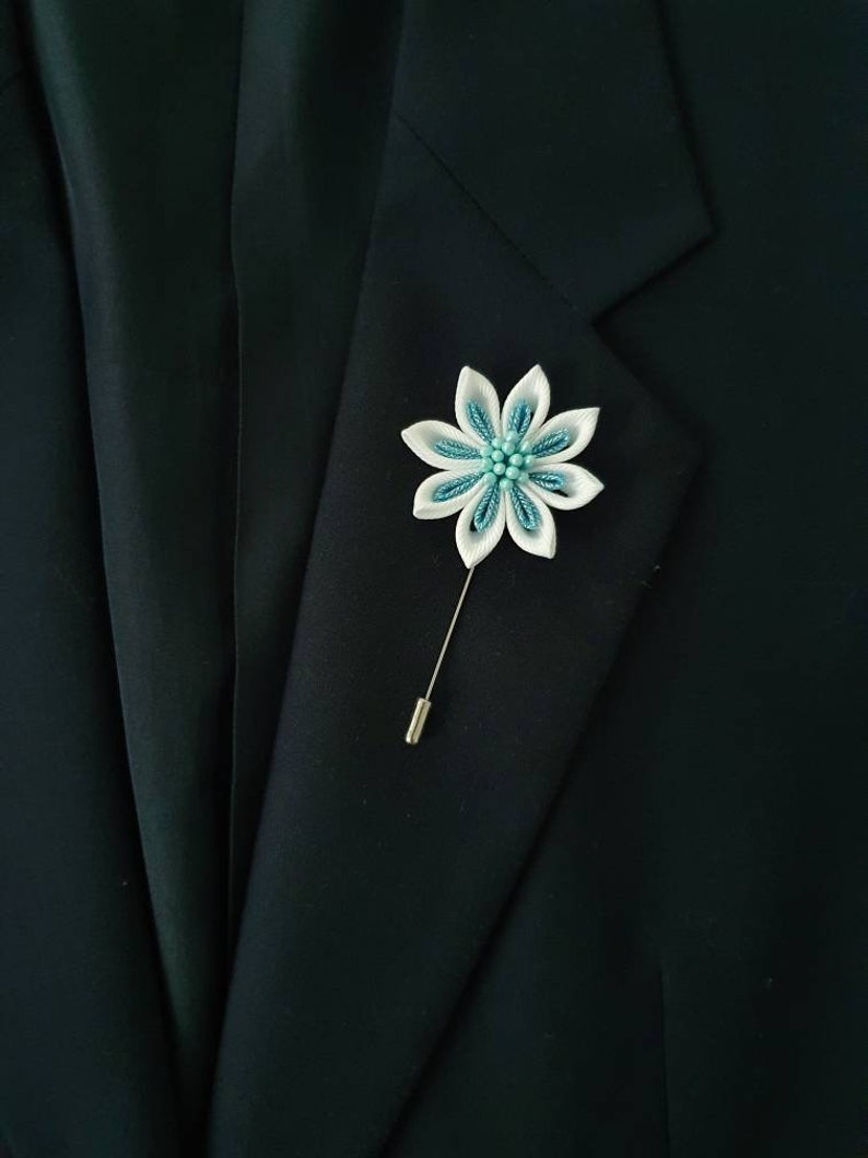 Flower lapel pins