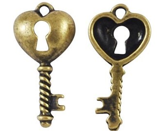 10 x Antique Bronze Love Heart Key Charms Steampunk Alice In Wonderland