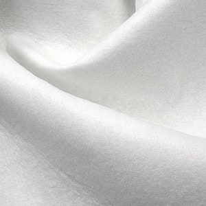 Byhands Polyestergebundenes Volumenvlies Aufbügelbar (44&quot;, 7oz) - SQ350W