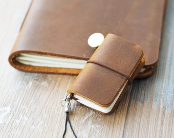 Small Leather Journal, Personalized Leather Retro Pocket Notebook, mini sketchbook, leather keychain, 30 Blank pages