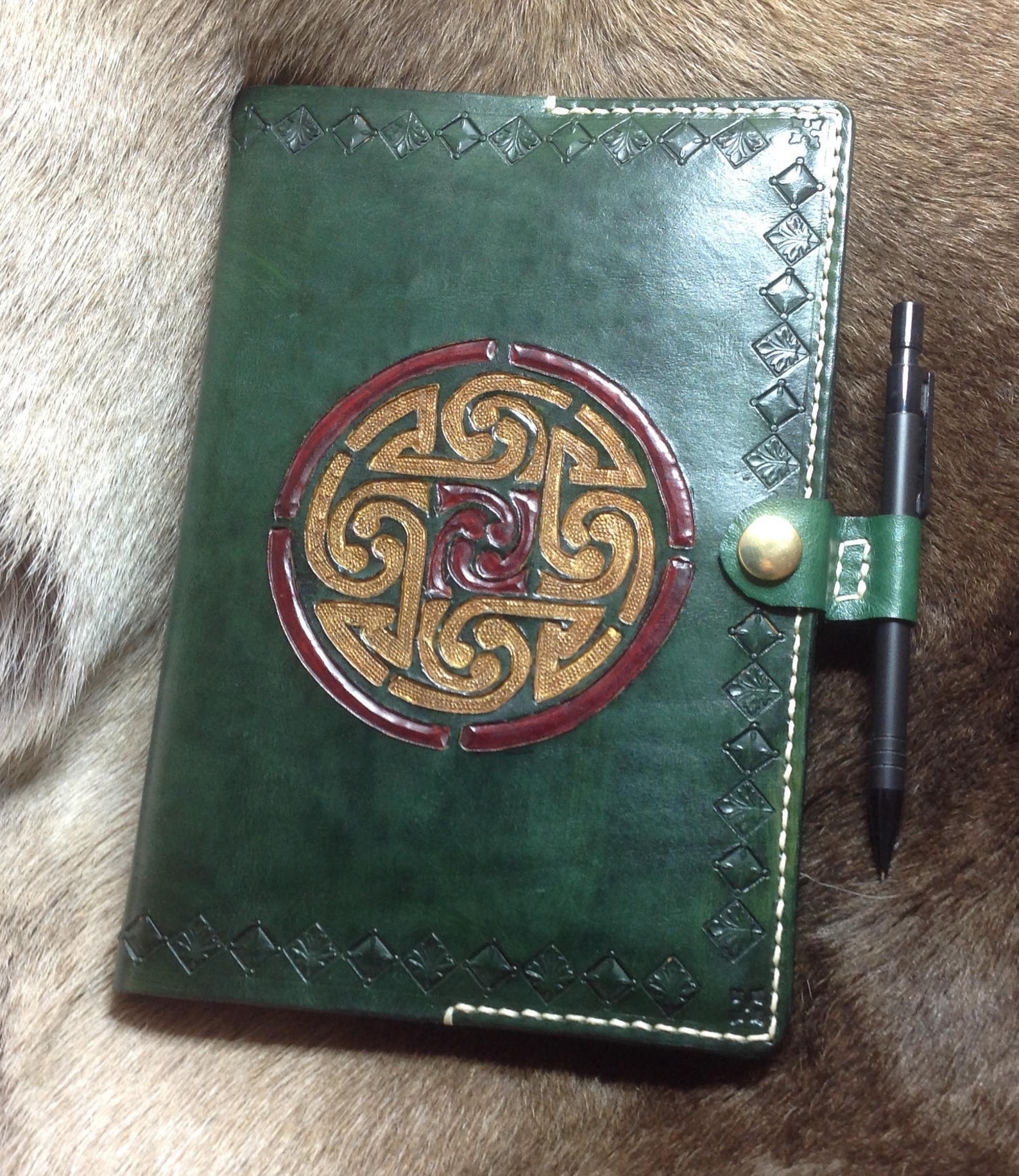 Diseño celta A5 cubierta del notebook de cuero | Etsy