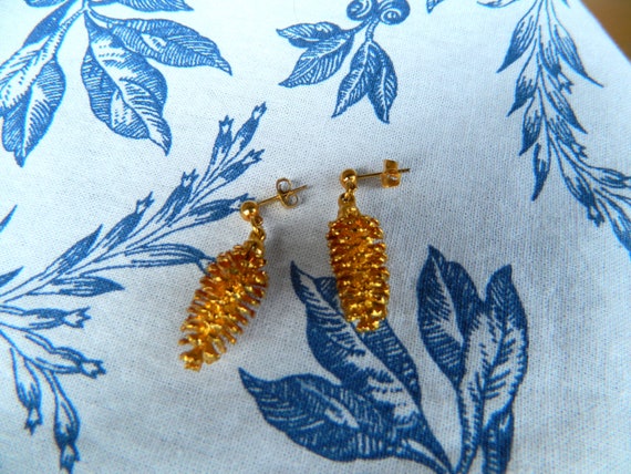 Lovely Real Pine Cone Earrings in Gold - Vintage … - image 1
