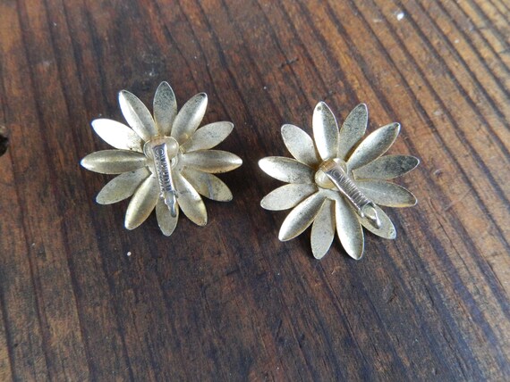 Vintage 1960's Sarah Coventry Daisy Flower Clip B… - image 4