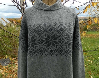 Vintage Hand Knit Classic Unisex Ski Sweater - Snowflake Ski Sweater - 100% Wool-SALE