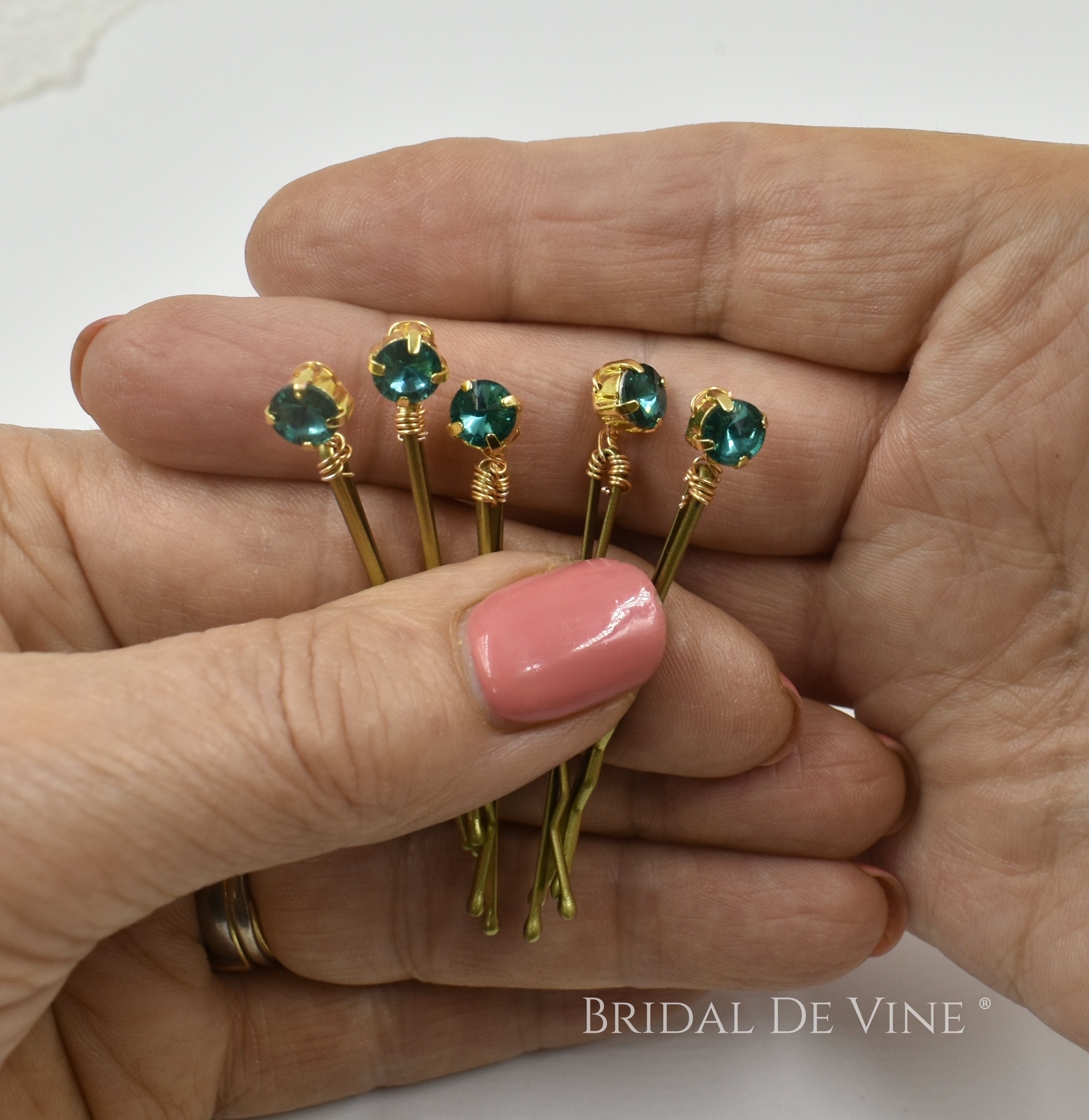 New! Gold Rhinestone Bobby Pin Set (6) NWOT Metal Rhinestone Drop Bobby Pins 4pc Set - Gold/Silver main image 3