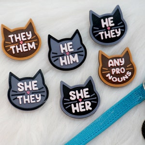 Cat Pronouns Pins - She/Her, He/Him, They/Them Any Pronouns - 3D printed - Cute, Cat Head, Black Cat, Halloween, Pet, Unique, Kitten, Kitty