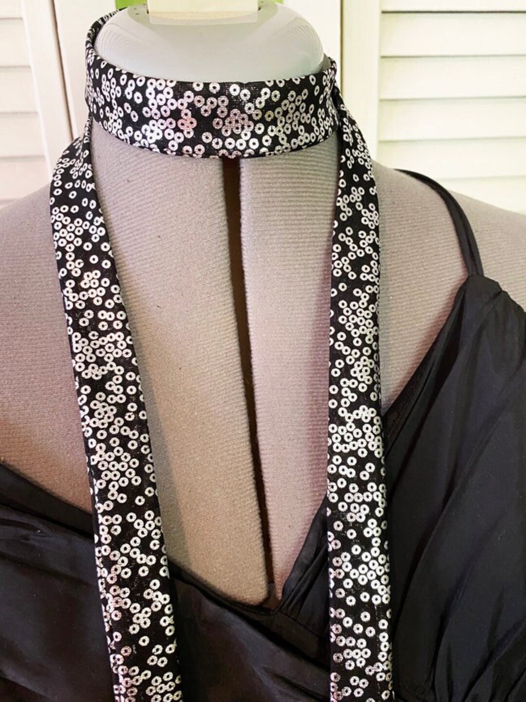 LONG SKINNY SCARF IN HONOUR OF HEIRLOOMS