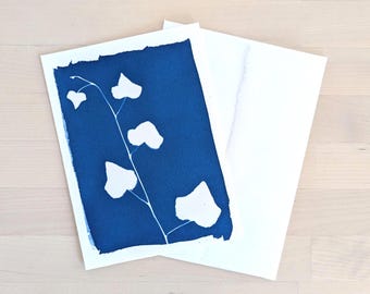 Kaart klimopblad cyanotype: handgemaakte botanische zonneprint (5 x 7)