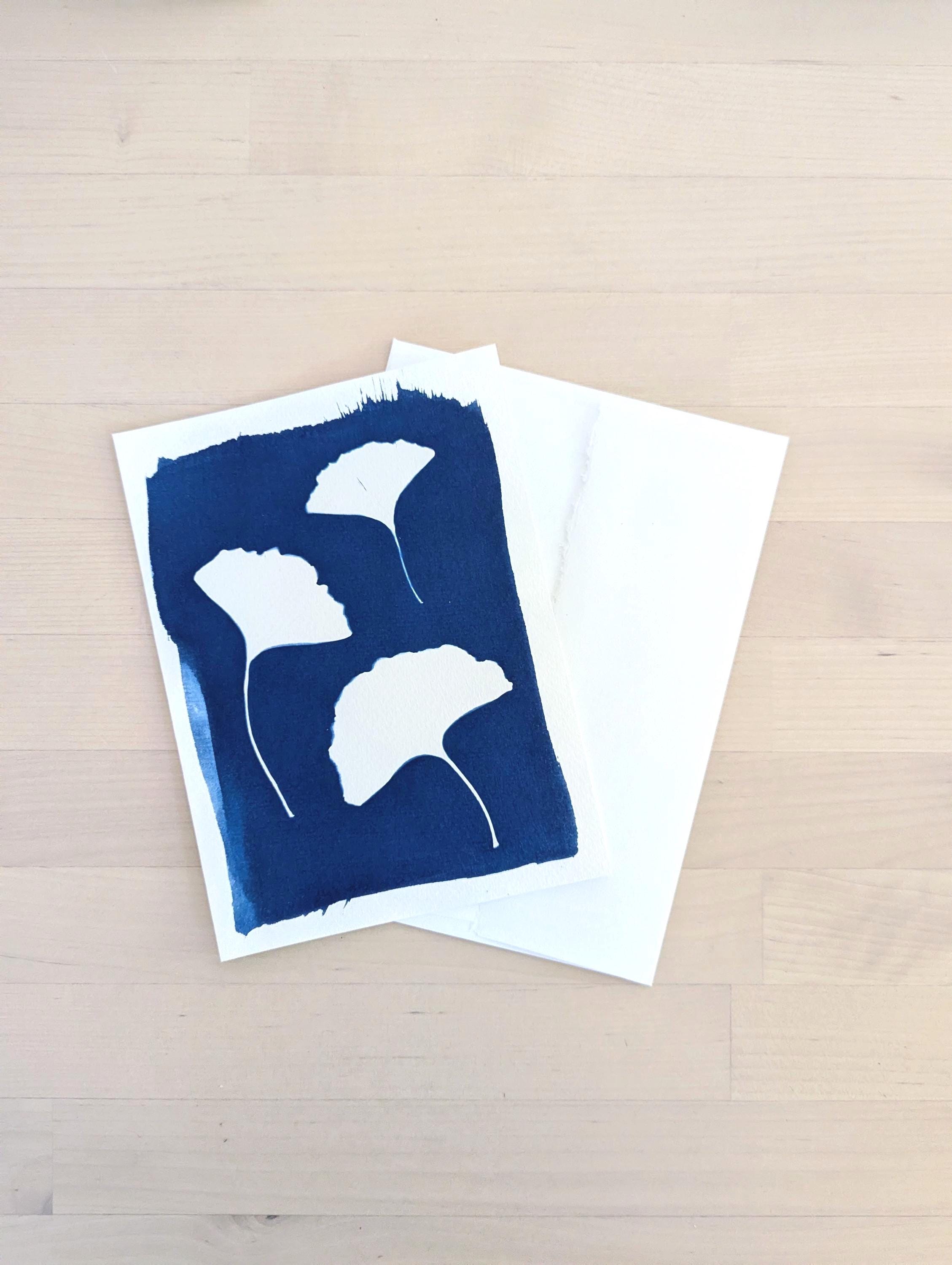 Handgemaakte kaart met ginkgoblad: cyanotypische botanische print (5 x 7)