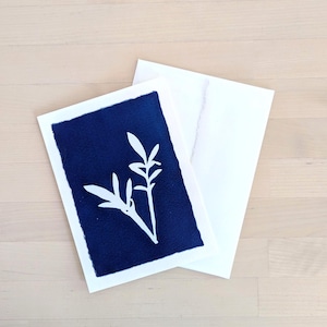 Carte de voeux ou oeuvre d'art murale cyanotype originale, impression soleil botanique faite main 5 x 7 po, art nature minimaliste, carte vierge, art végétal