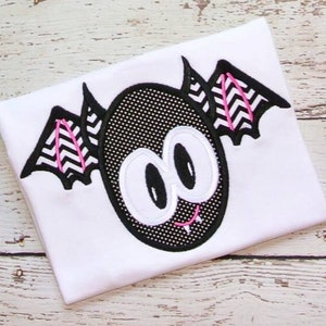 Halloween Bat appliqué machine embroidery design