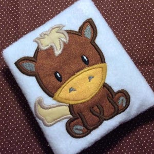 Horse appliqué machine embroidery design