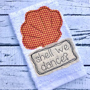 shell we dance? saying sea shell shabby chic bean stitch appliqué machine embroidery design