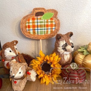 Pumpkin stick stand decoration In The Hoop machine embroidery design