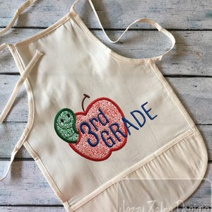 3rd grade apple with worm appliqué machine embroidery design