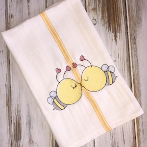 Bee kissing Valentine Day sketch machine embroidery design