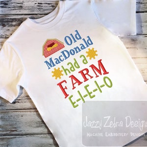 Old MacDonald had a farm e i e i o saying barn sketch and satin stitch machine embroidery design