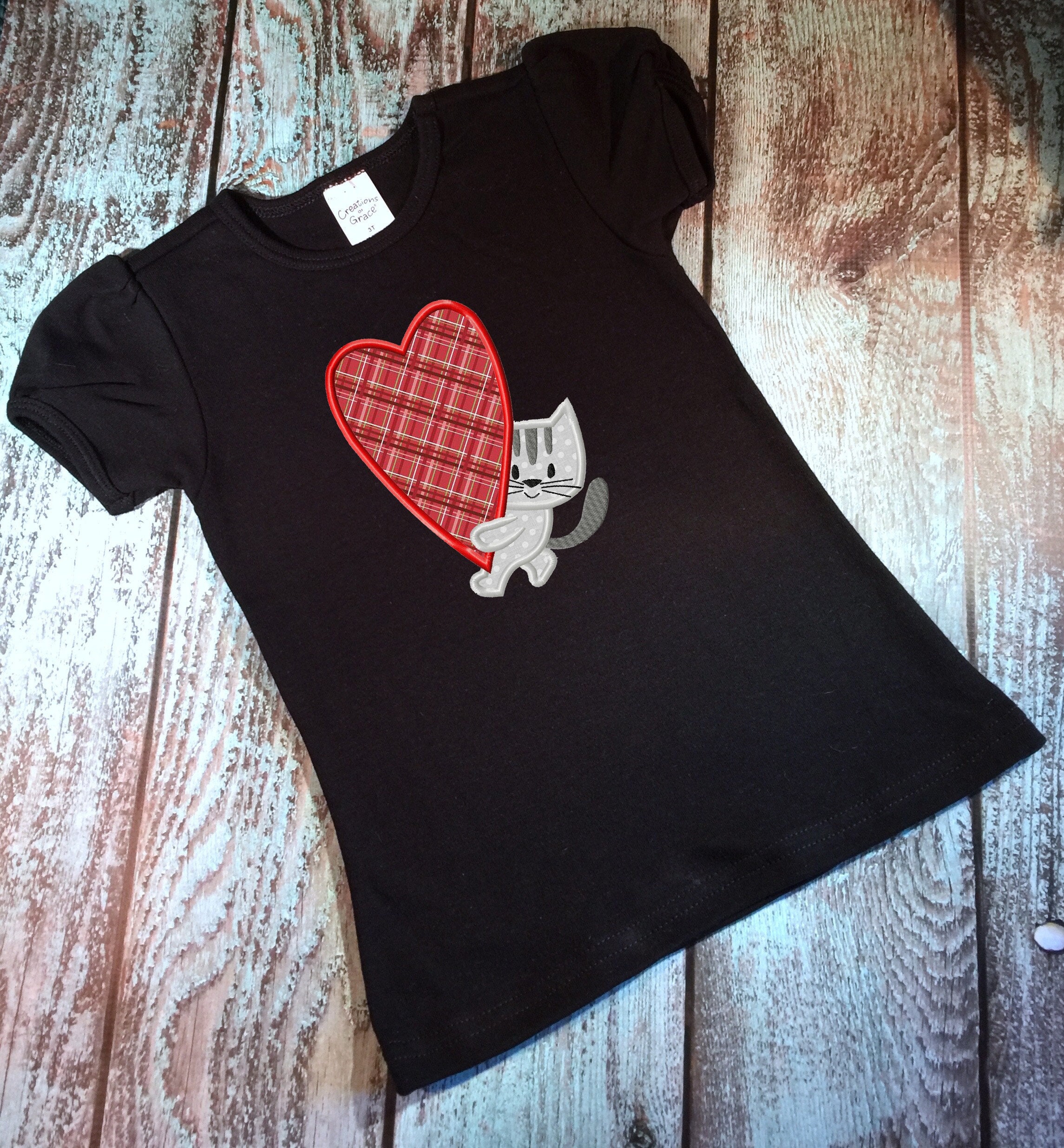 Cat With Heart Appliqué Machine Embroidery Design - Etsy Israel