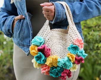 CROCHET PATTERN•crochet bag, worsted weight yarn, easy flowers•The Fleur Bag-Whistle and Wool