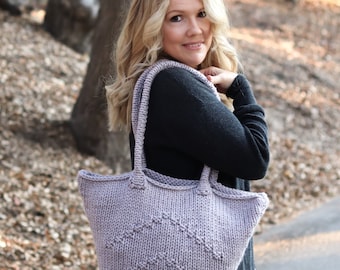 KNIT PATTERN• High Street Bag. Knit flat, easy pattern, pic tutorial included • bulky weight • Whistle and Wool