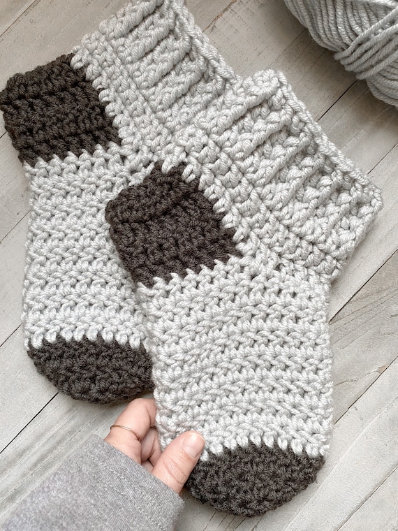 CROCHET Patternleyton Slippers womens Size 5 12 easy Crochet
