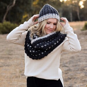 KNIT PATTERN•knit cowl, easy colorwork cowl, easy knit infinity cowl, double wrap cowl, Harbour Cowl-Whistle and Wool