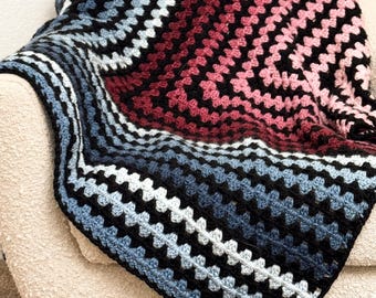 Aurora Throw, Crochet Blanket Pattern, all one piece with border (PDF Pattern)