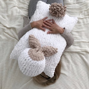 Off the Hook Yarn Pattern: Hereford Bunny pillow cover, fits twin sized pillow, removable for washing image 1