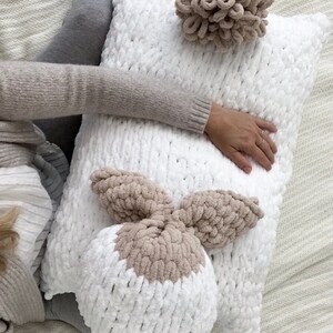 Off the Hook Yarn Pattern: Hereford Bunny pillow cover, fits twin sized pillow, removable for washing image 2