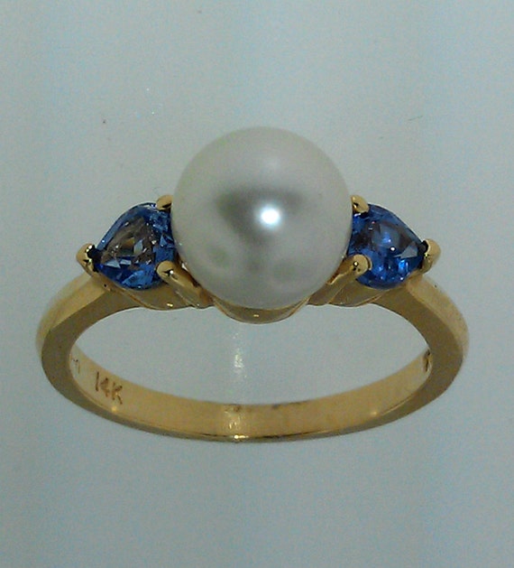 14k yellow gold Tanzanite and akoya pearl ring. M… - image 1